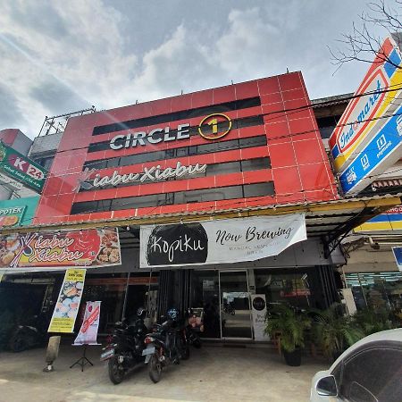 Circle One Hotel Palembang Eksteriør billede