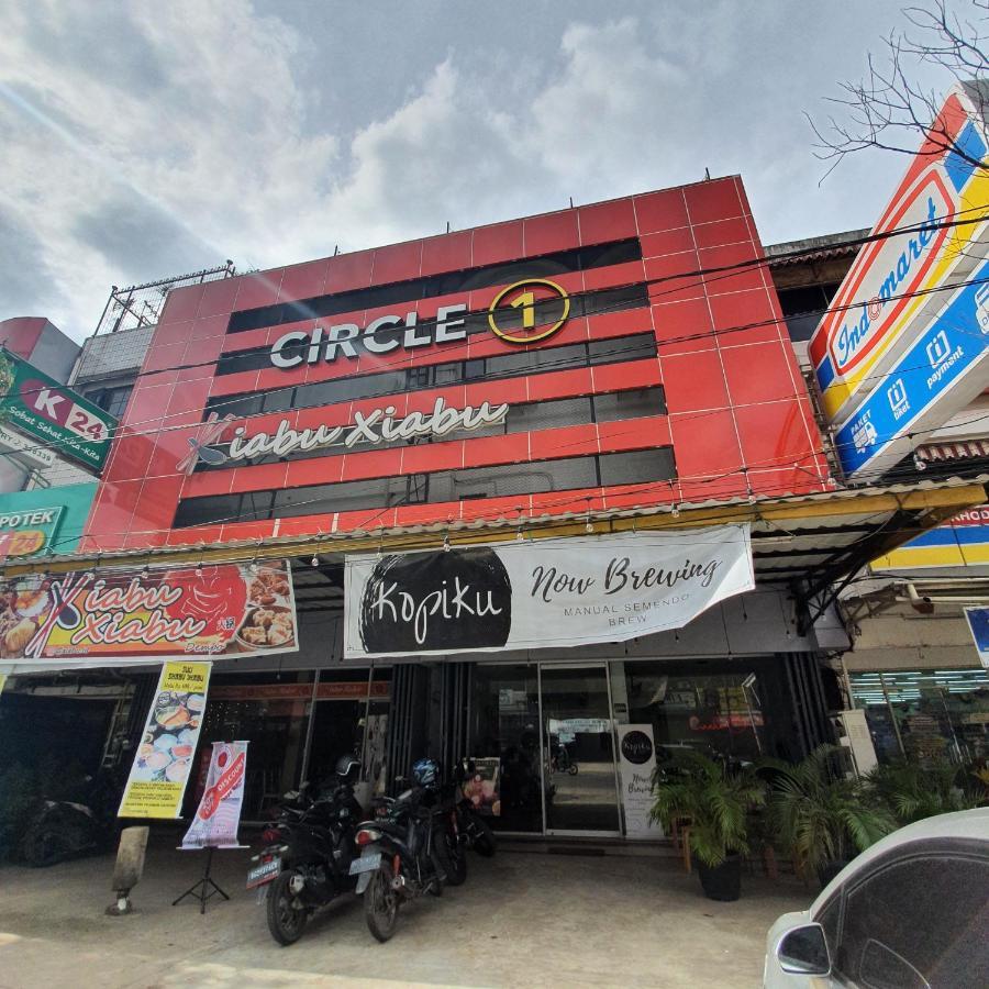 Circle One Hotel Palembang Eksteriør billede