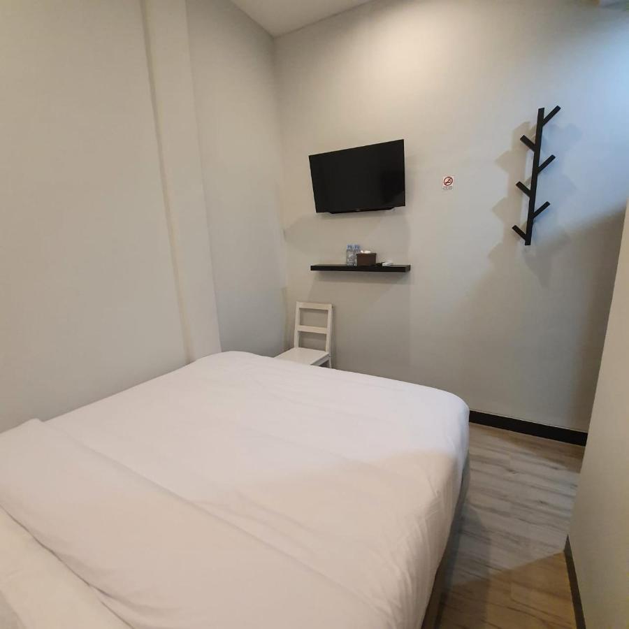 Circle One Hotel Palembang Eksteriør billede